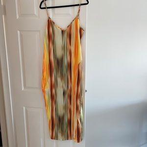 Maxi dress with thigh split